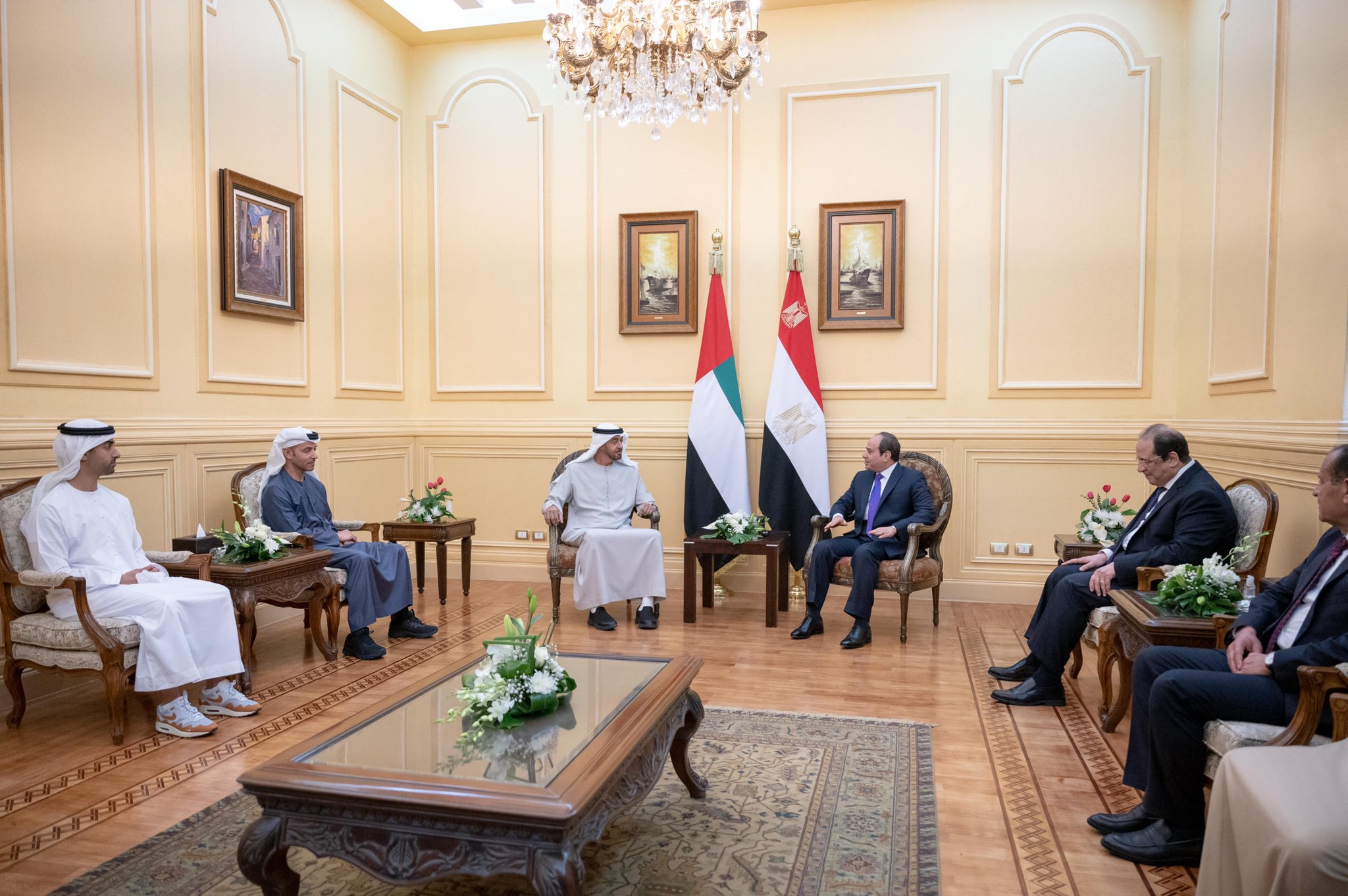 יורש העצר של איחוד האמירויות בפגישה עם הנשיא המצרי